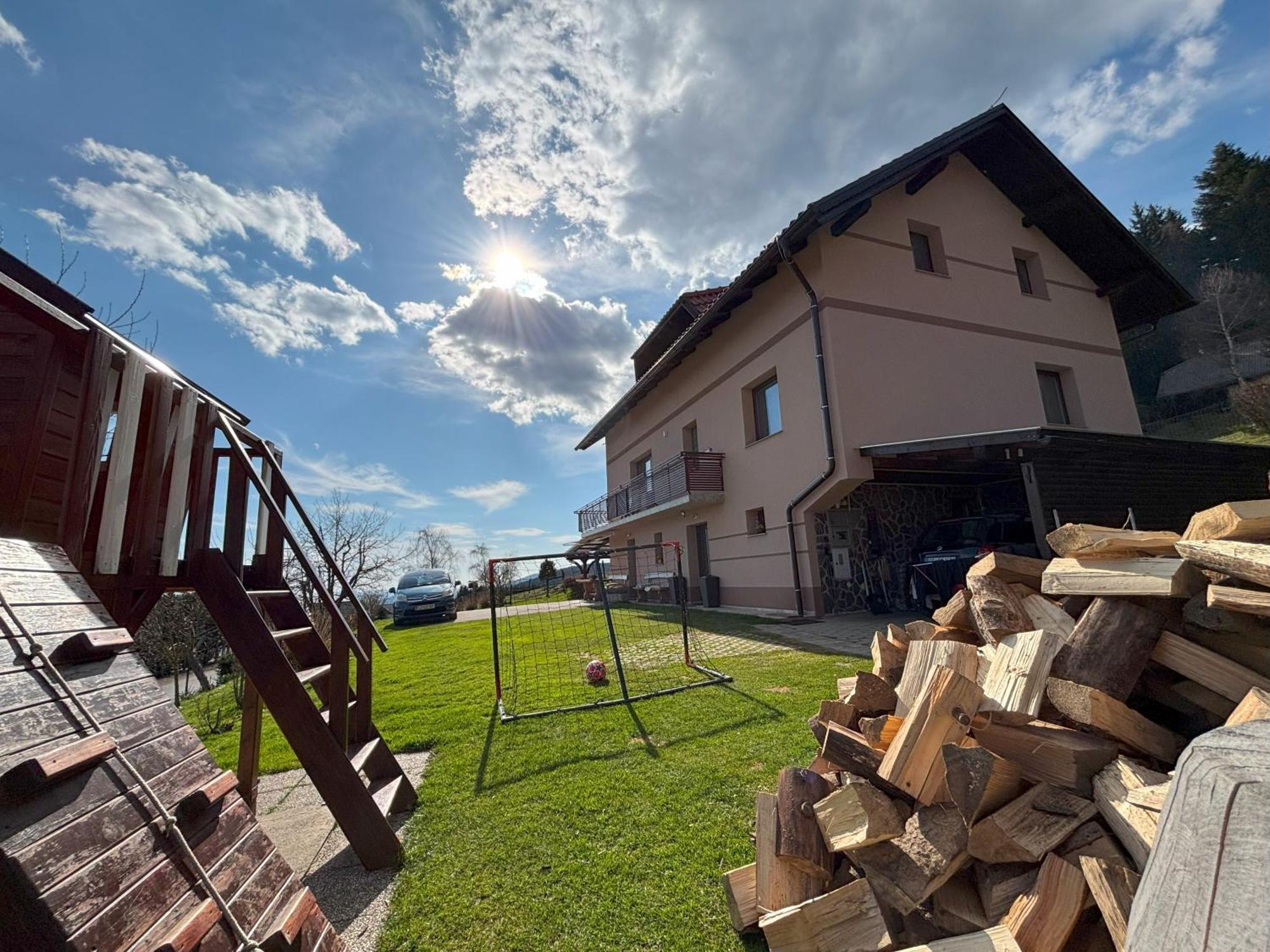 Apartment Panorama Zrece Bagian luar foto
